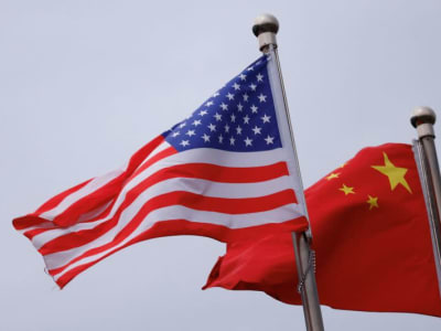 Dampak Perang Dagang AS-China: Emas Melonjak dan Pasar Global Terguncang