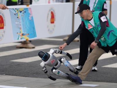 Robot Humanoid China Berlomba Setengah Maraton, Tantangan Besar Masih Menanti