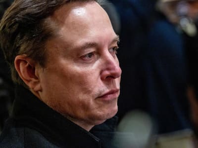 Elon Musk dan Tesla Hadapi Persimpangan Penting: Bisnis atau Politik?