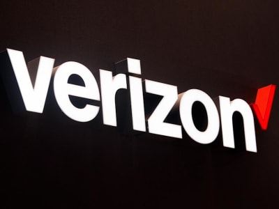Verizon Kehilangan Pelanggan Karena Pemotongan Anggaran Pemerintah dan Tekanan Kebijakan