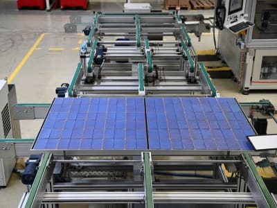 Meyer Burger Kurangi Jam Kerja di Jerman Akibat Kendala Bahan Baku