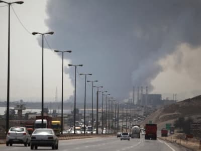 Ledakan Besar di Pelabuhan Bandar Abbas Iran: Penyimpanan Bahan Kimia Jadi Tersangka