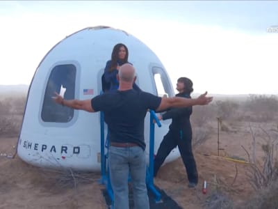 Kru Wanita Lengkap Meluncur ke Luar Angkasa, Awal Baru Wisata Antariksa