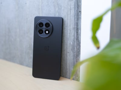 OnePlus 13R: Pilihan Tepat Untuk Baterai dan Layar, Tapi Kurang Fitur Penting