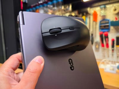 ESR MagMouse: Mouse Magnetik Praktis untuk Laptop dengan Docking Pad Khusus
