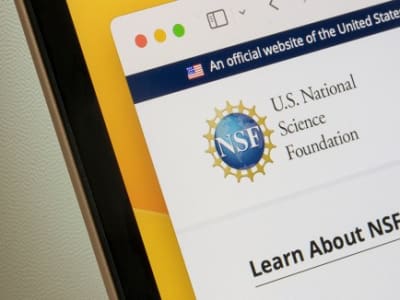 Pembekuan Dana NSF Mengancam Masa Depan Penelitian Ilmiah di AS