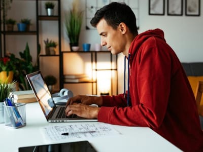 Kenapa Freelancer Pilih Bayar Pakai Crypto: Cepat, Murah, dan Aman