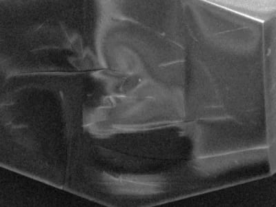 Rahasia Kuantum Proton: Mengungkap Cara Baru Energi Bergerak dalam Tubuh Kita