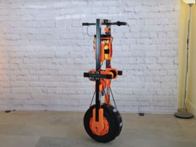 Robot Satu Roda Omnidirectional Inovasi James Bruton Bisa Berdiri dan Bergerak Dua Arah