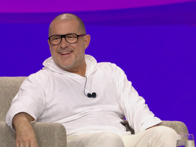 Jony Ive Bertanggung Jawab atas Dampak iPhone dan Garap Perangkat AI Baru