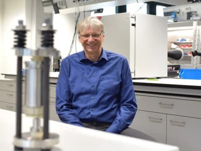 Terobosan Baterai Solid-State: Material Baru Percepat Ion Lithium 30%