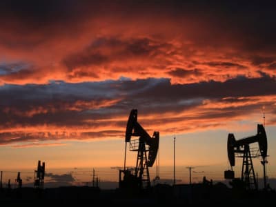Perusahaan Jasa Minyak AS Hadapi Tantangan Berat Akibat Harga Minyak Turun
