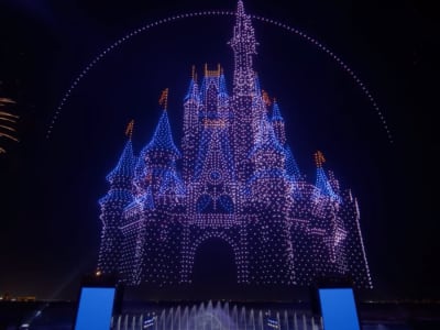 Pertunjukan Drone Terbesar di Teluk Persia Warnai Pembukaan Disneyland Abu Dhabi