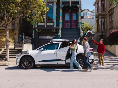 Waymo Tarik 1.200 Robotaksi Karena Kesalahan Software, Masa Depan Mobil Otonom Dipertaruhkan