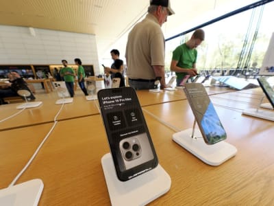 Pengiriman Smartphone Menguat Sebelum Tarif AS, Apple Alih Produksi ke India