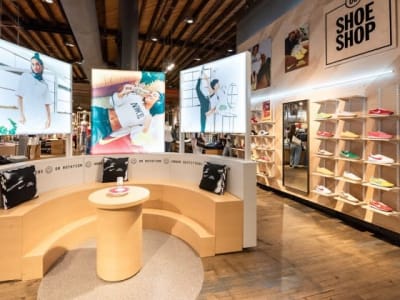 Urban Outfitters dan Nike Ciptakan Pengalaman Belanja Kekinian untuk Gen Z