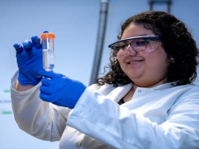 Sistem Desalinasi Tenaga Surya Inovatif Tanpa Baterai dari Rice University