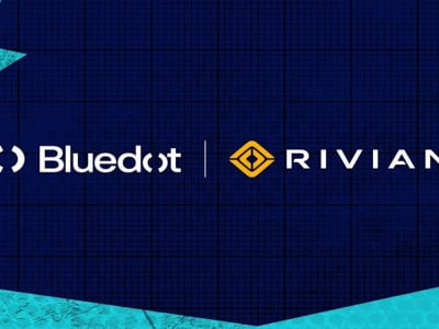 Kemitraan Bluedot dan Rivian Permudah Pengisian Daya Armada EV Layanan