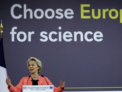 Negara-negara Dunia Tarik Ilmuwan AS Karena Kebijakan Trump Memotong Riset