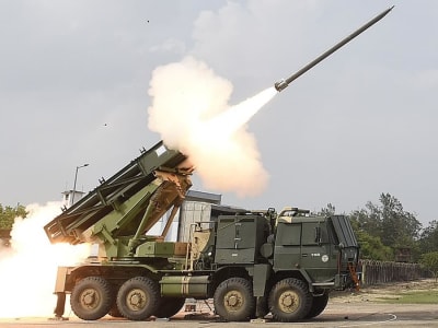 China Ubah Roket Artileri Jadi Glider Presisi Lawan Target Udara Murah