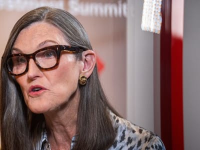 Cathie Wood Prediksi Harga Bitcoin Naik Miliaran dan Pujian untuk Elon Musk