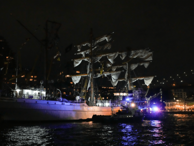 Kapal Layar Militer Meksiko Tabrak Jembatan Brooklyn, 2 Tewas dan Banyak Luka