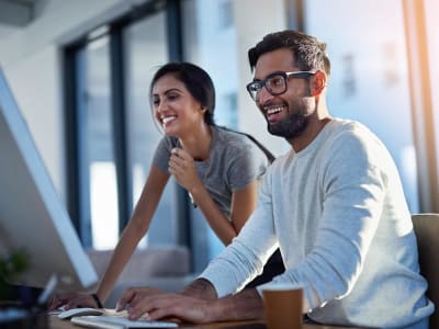 Super Micro Computer vs Intel: Pilihan Saham AI yang Lebih Menjanjikan Tahun Ini