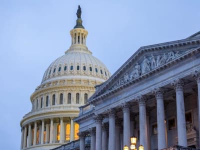 Senat AS Loloskan Regulasi Pertama untuk Stablecoin dengan Aturan Ketat