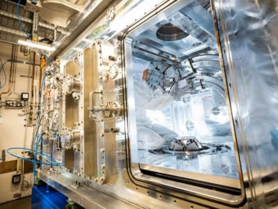 Penemuan Karbon Cair Pertama di Dunia Buka Jalan untuk Reaktor Fusi