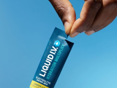 Liquid I.V. dan Tren Minuman Hidrasi: Solusi untuk Dehidrasi Kronis yang Tak Disadari