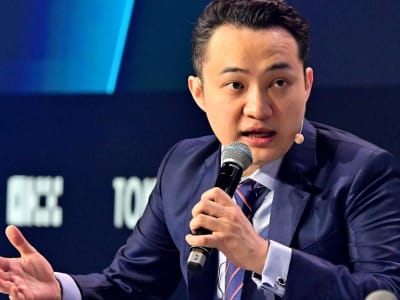 Justin Sun Dihadiahi Jam Mewah di Acara Eksklusif Token $Trump oleh Donald Trump