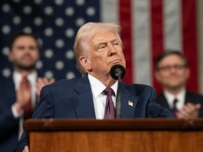 Ancaman Tarif Trump dan Tantangan Produksi iPhone di AS untuk Apple