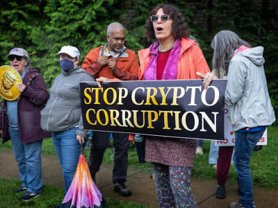 Kontroversi Makan Malam Eksklusif Trump untuk Pembeli Besar Koin Meme $TRUMP