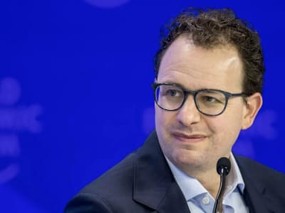 Dario Amodei dan Masa Depan AI: Inovasi, Tantangan, dan Prediksi Menarik