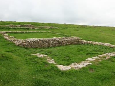 Penemuan Baru Ubah Cerita Pembantaian Romawi di Maiden Castle Inggris