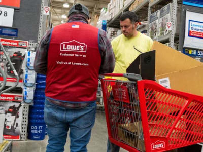 Penurunan Penjualan Lowe’s Karena Konsumen Tunda Proyek Rumah Besar