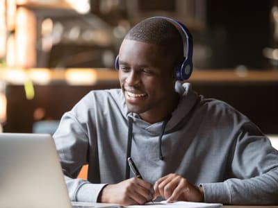 Spotify vs SiriusXM: Pilihan Investasi Terbaik di Industri Streaming Audio