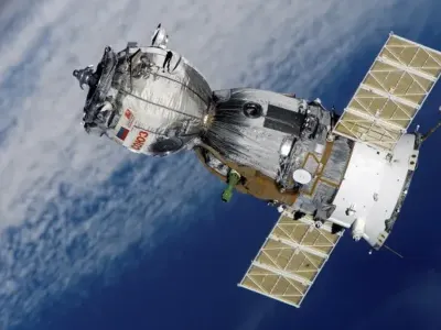 Mengapa Satelit Tidak Jatuh? Rahasia Kecepatan dan Orbit Bumi