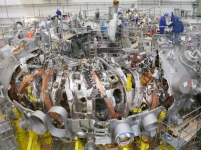 Desain Reaktor Fusi Stellarator Infinity Two Dekati Energi Listrik Masa Depan