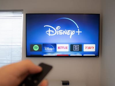 Mana yang Lebih Baik di 2025: Investasi Saham Netflix atau Disney?