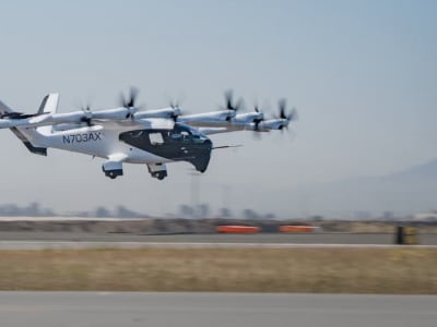 Archer Lakukan Penerbangan Perdana Pesawat eVTOL Midnight dengan Pilot Onboard