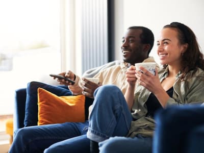 Apakah Saham Newsmax Layak Dibeli Setelah Melonjak dan Turun Signifikan?