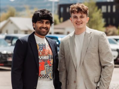 Perjalanan Toma: AI Suara untuk Dealer Mobil Atasi Masalah Panggilan Tidak Terduga