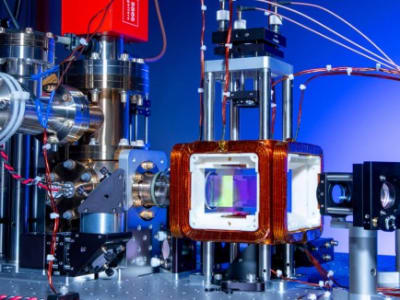 Simulasi Komputer Kuantum Terbaru Memahami Proses String Breaking Fisika Partikel