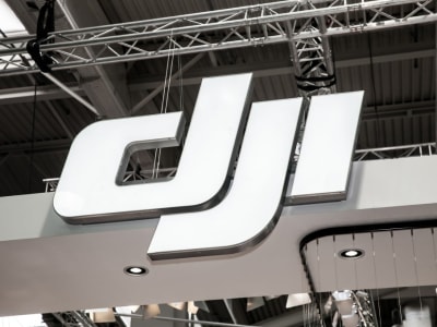 DJI Meluncurkan Robot Vacuum-Mopping Baru untuk Tantang Pasar Pembersih Robotik