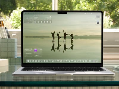Mengupas Tampilan Liquid Glass dan Fitur Baru Spotlight di macOS Tahoe 26