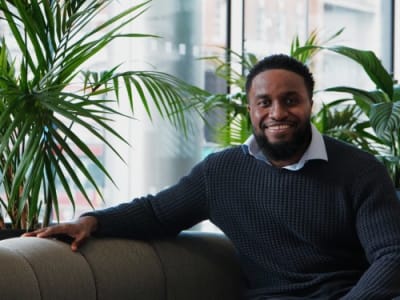 Definely: Solusi AI Memudahkan Pengacara Menangani Kontrak Rumit