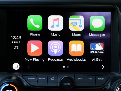 Apple Hadirkan Fitur Nonton Video di Layar Mobil melalui CarPlay iOS 26