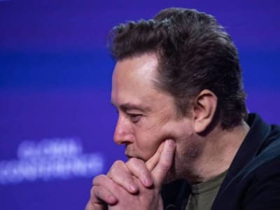 Persaingan Robotaxi Tesla dan Waymo: Konsumen Rela Bayar Lebih untuk Mobil Tanpa Sopir