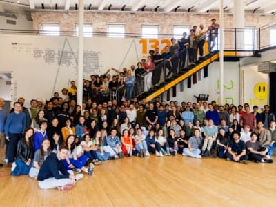 Startup Clay Raih Valuasi 3 Miliar Dolar Setelah Pivot ke AI Penjualan